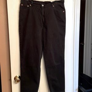 Women’s Levi Strauss 512 black jeans size 16 Miss M.